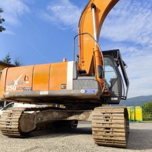 foto 26t koparka bez lyzki Hitachi ZX250