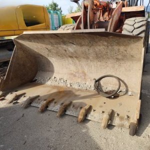 foto 18.3t ladowarka 3m3 hardox Hitachi ZW220