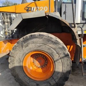 foto 18.3t ladowarka 3m3 hardox Hitachi ZW220