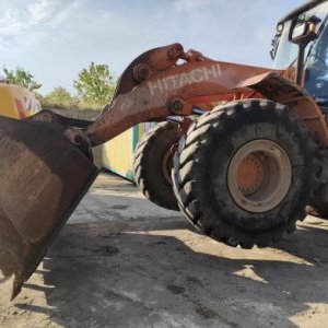 foto 18.3t ladowarka 3m3 hardox Hitachi ZW220