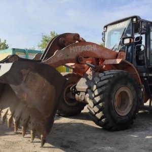 foto 18.3t ladowarka 3m3 hardox Hitachi ZW220