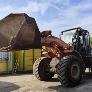 foto 18.3t ladowarka 3m3 hardox Hitachi ZW220